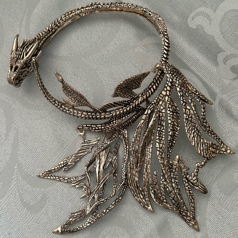 GOT limited edition MEY Daenerys dragon necklace. Sterling silver. NIB